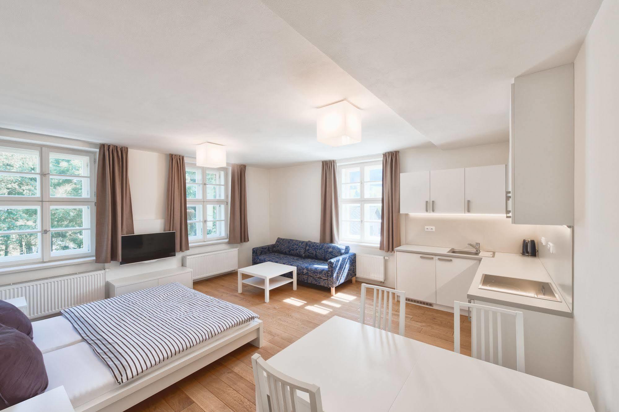 Theresian Apartment Остружна Екстер'єр фото