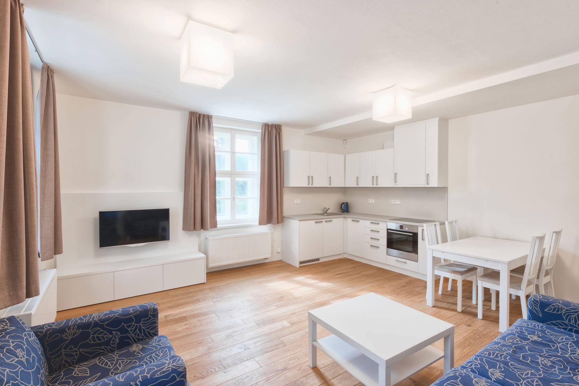 Theresian Apartment Остружна Екстер'єр фото