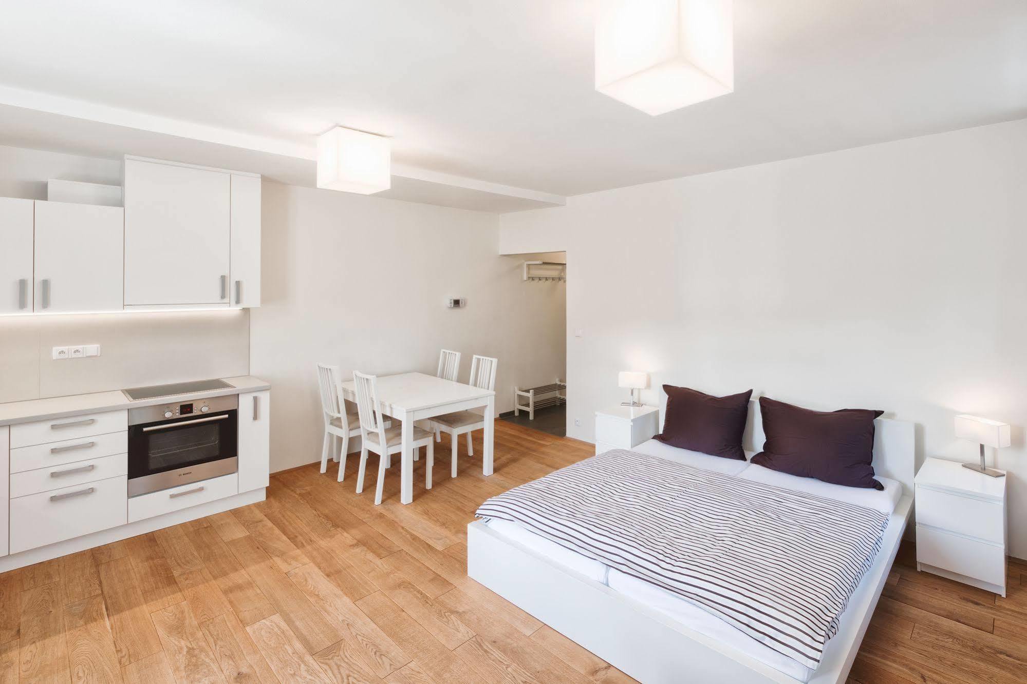 Theresian Apartment Остружна Екстер'єр фото